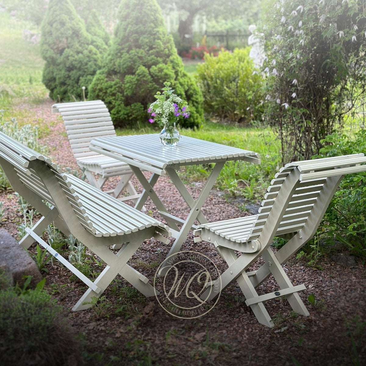 Vita trädgårdsmöbler Sundborn med bord och stolar för trädgård