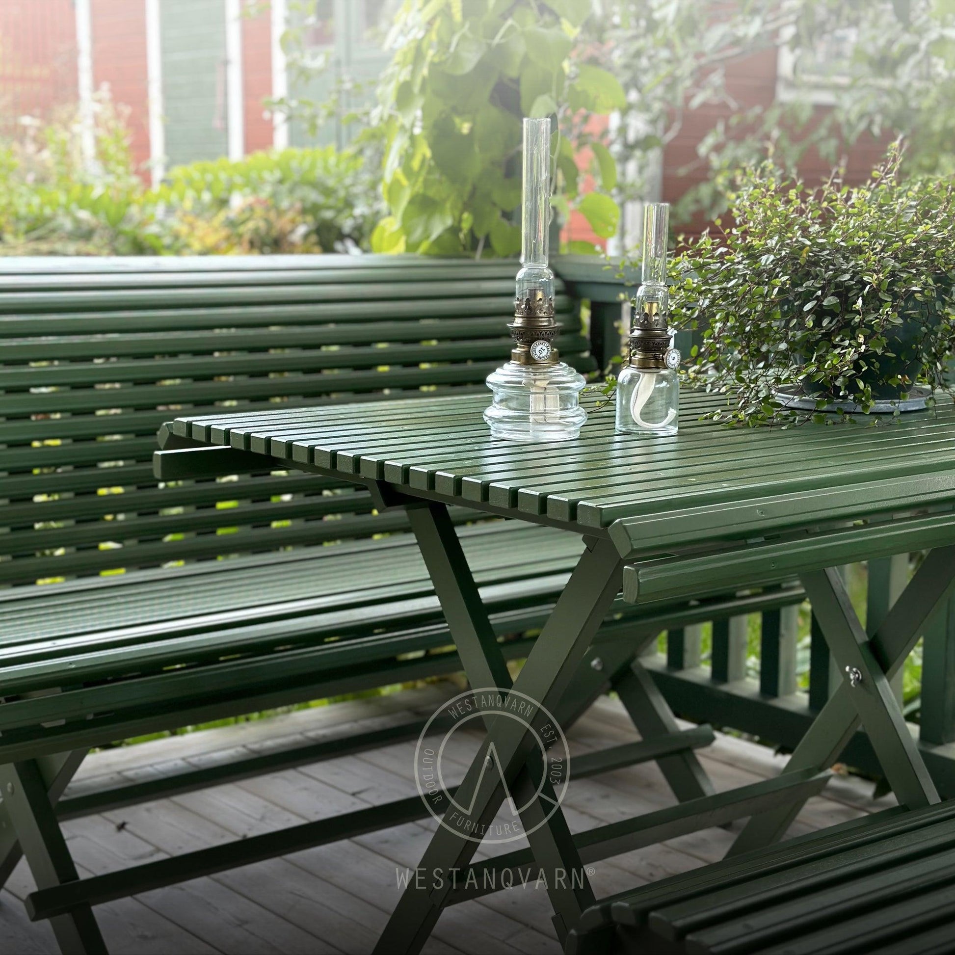 gröna trädgårdsmöbler